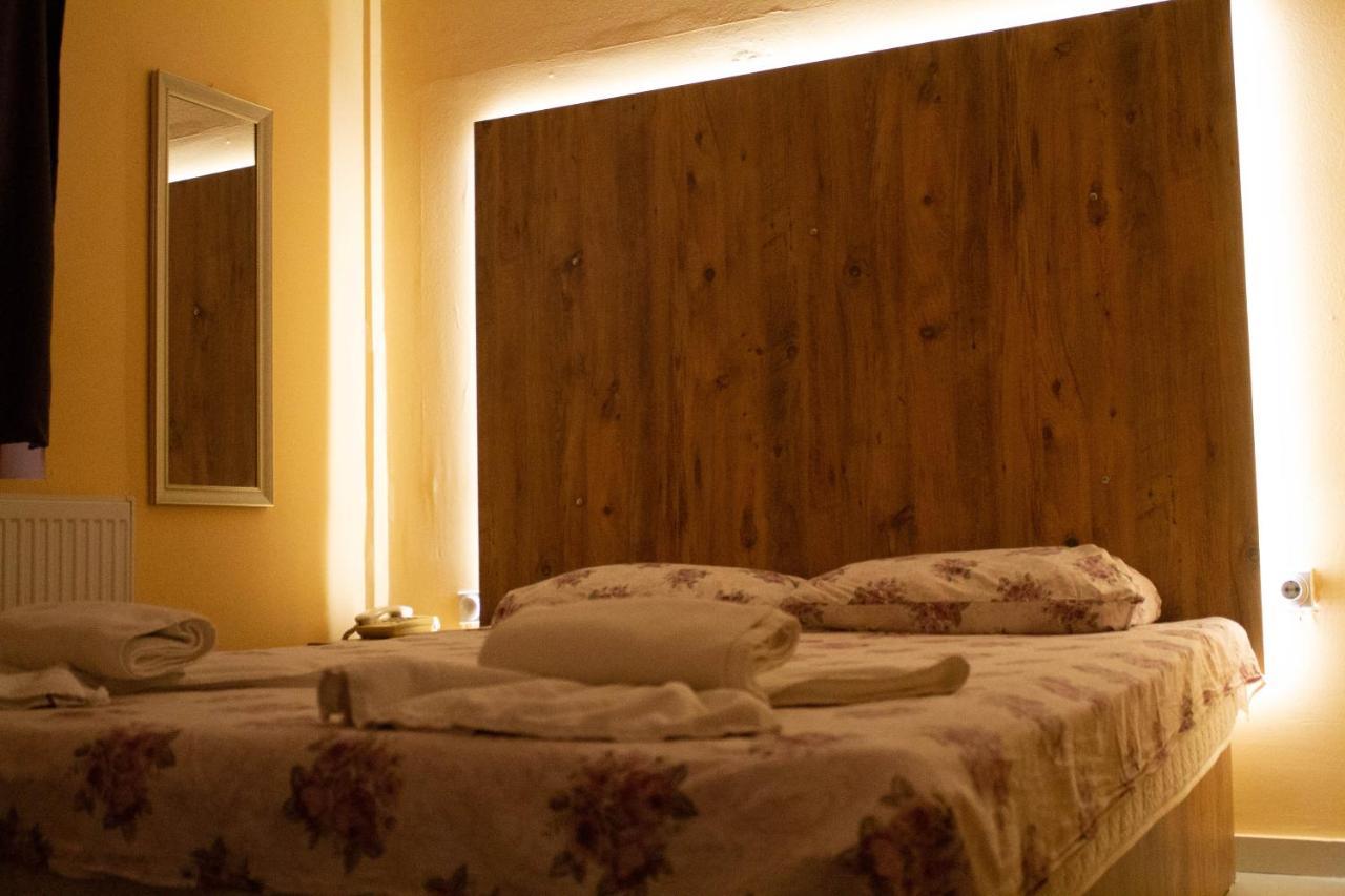 Hotel Living Suto Orizari Exterior photo