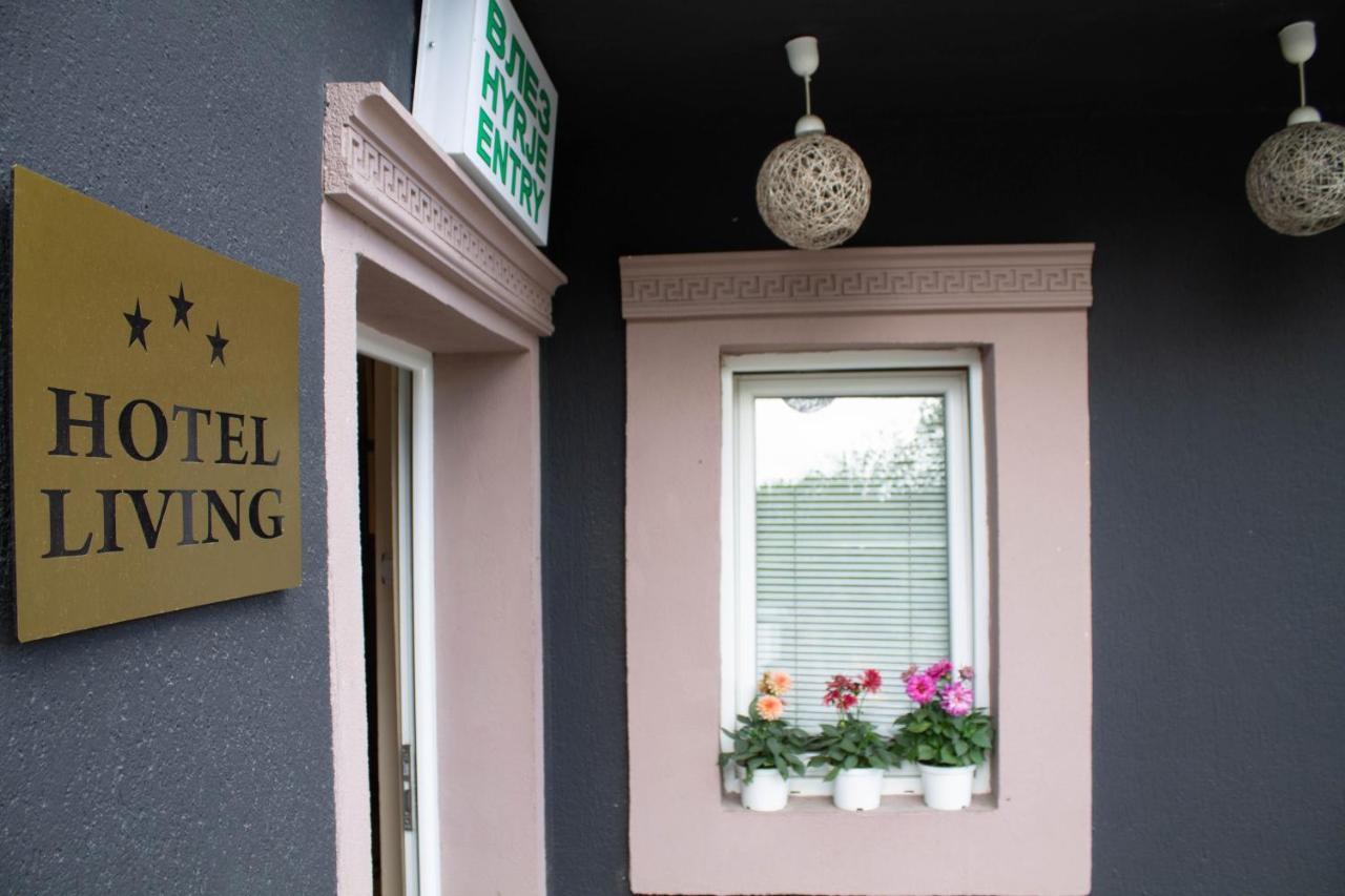 Hotel Living Suto Orizari Exterior photo
