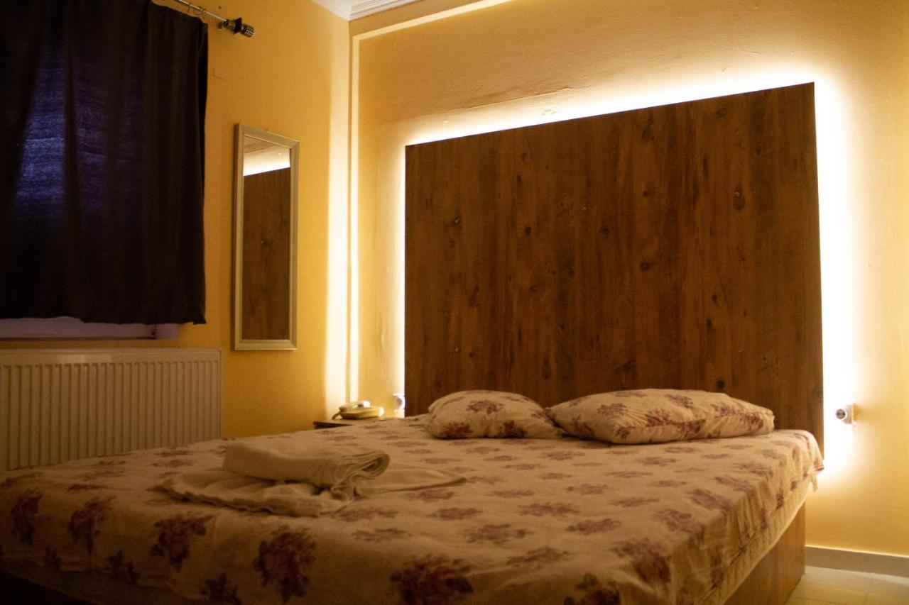 Hotel Living Suto Orizari Exterior photo