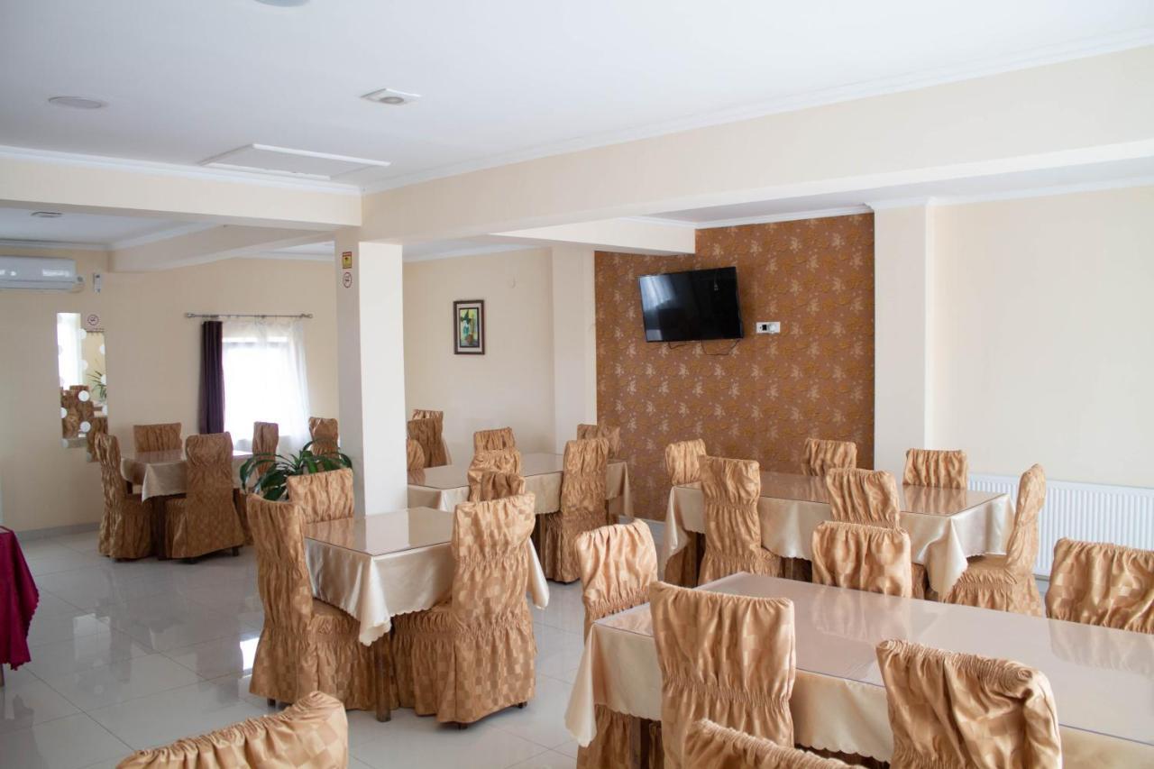 Hotel Living Suto Orizari Exterior photo